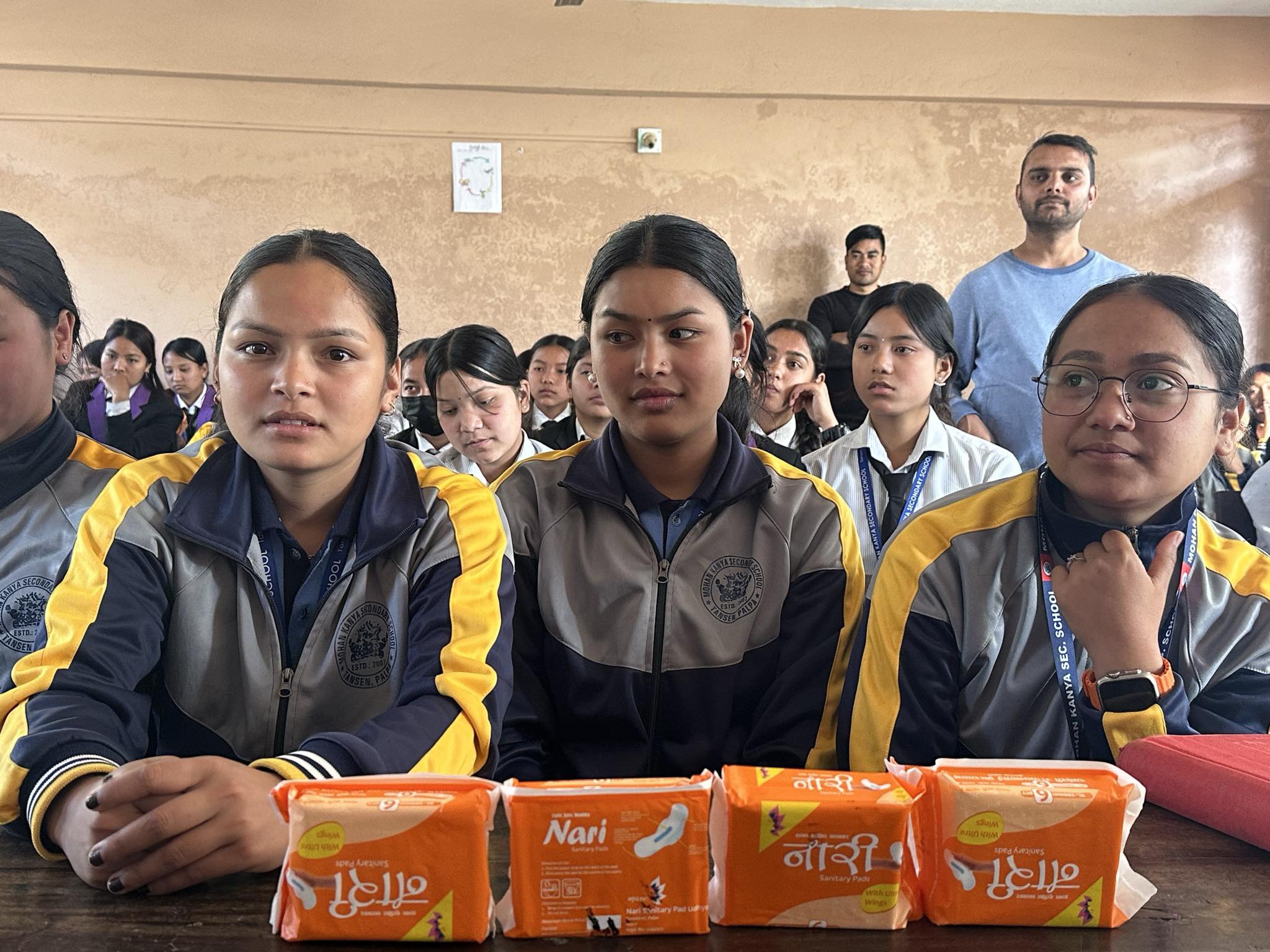 पाल्पा जेसिजद्वारा मोहनकन्या माविका छात्राहरुलाई महिनावारीका सामग्री वितरण