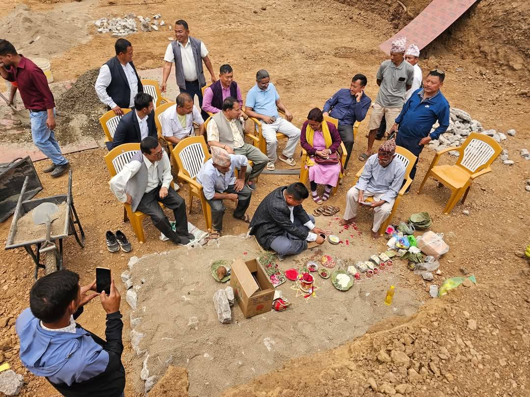 झडेवा पाल्पामा बन्न लागेको पालिका भवनको सिलान्यास